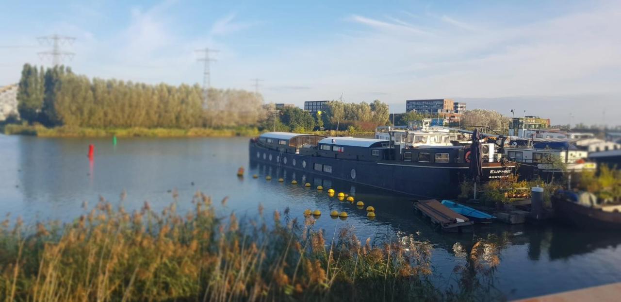 Wheelhouse Euphrate Houseboat Diemerbrug Exterior foto