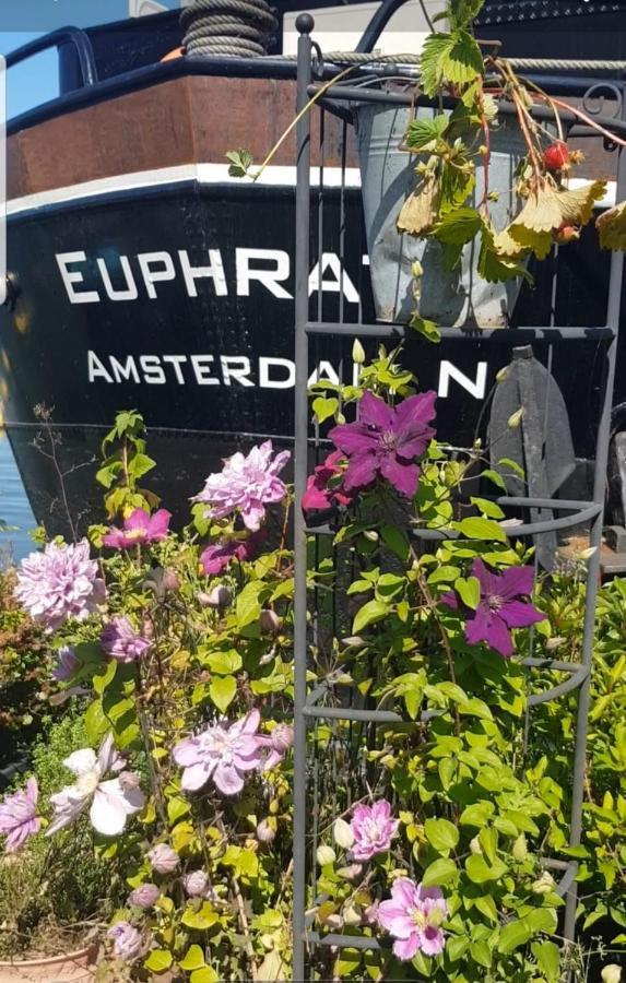 Wheelhouse Euphrate Houseboat Diemerbrug Exterior foto