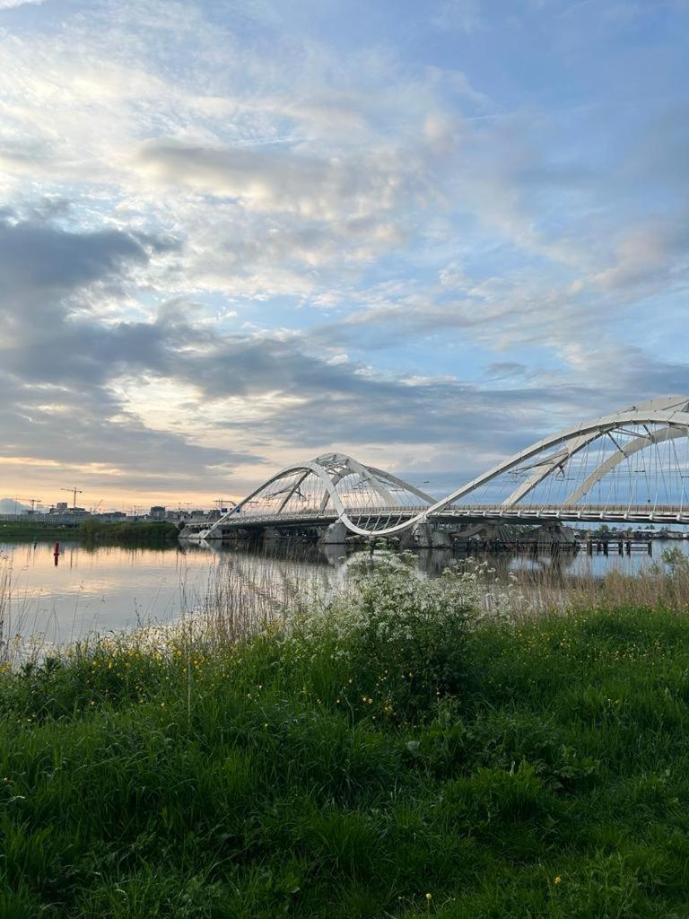 Wheelhouse Euphrate Houseboat Diemerbrug Exterior foto